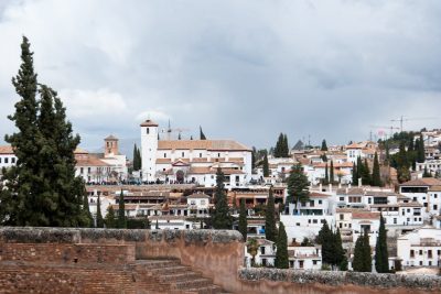 ¿Se puede ir a Granada con el DNI?