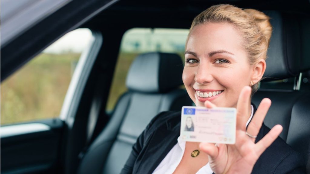 ¿Se puede ir a votar con el carnet de conducir?